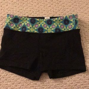 👾Ivivva dance shorts